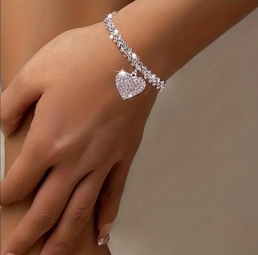 Luxury Shiny Rhinestone Love Heart Charm Bracelet