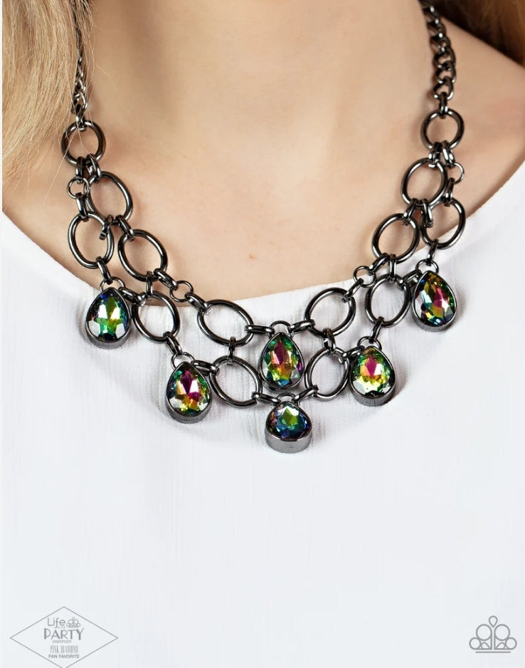 Show stopping shimmer necklace