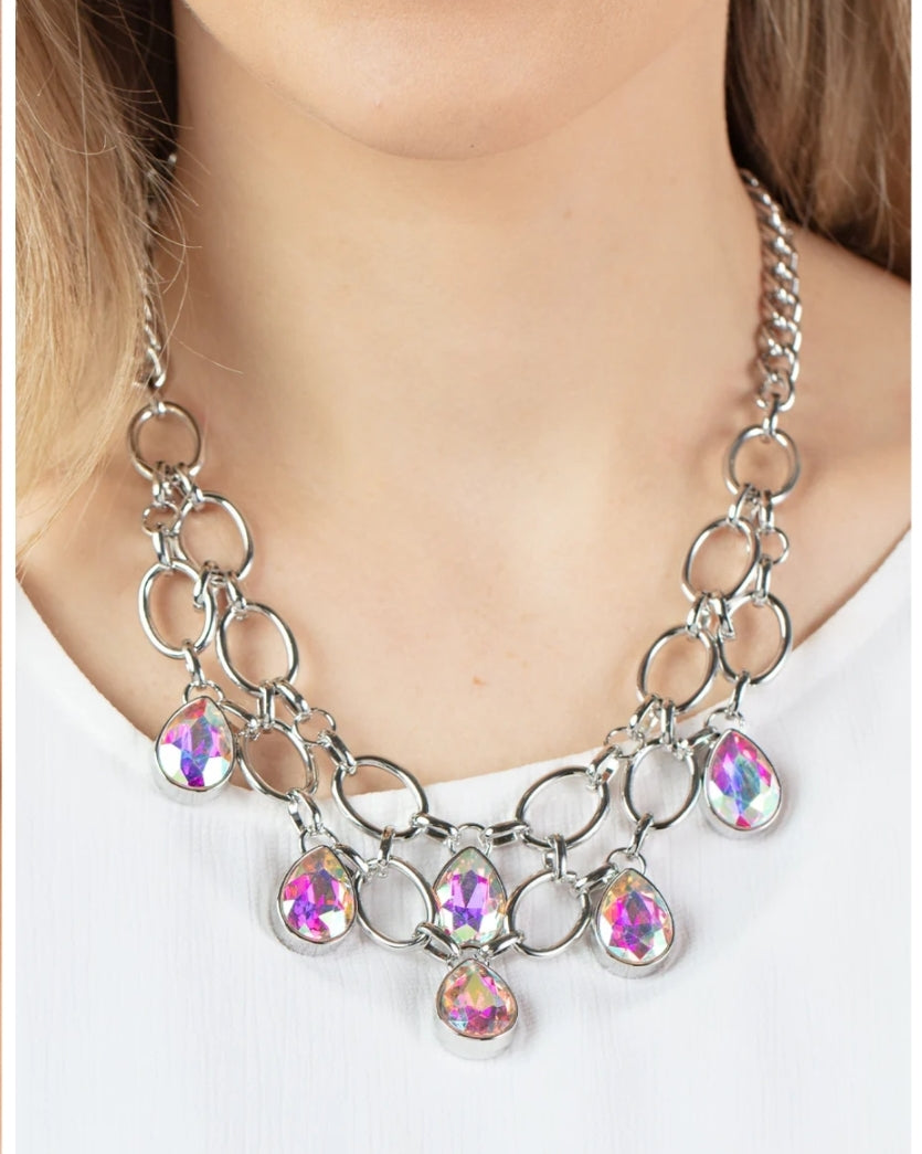 Show stopping shimmer necklace