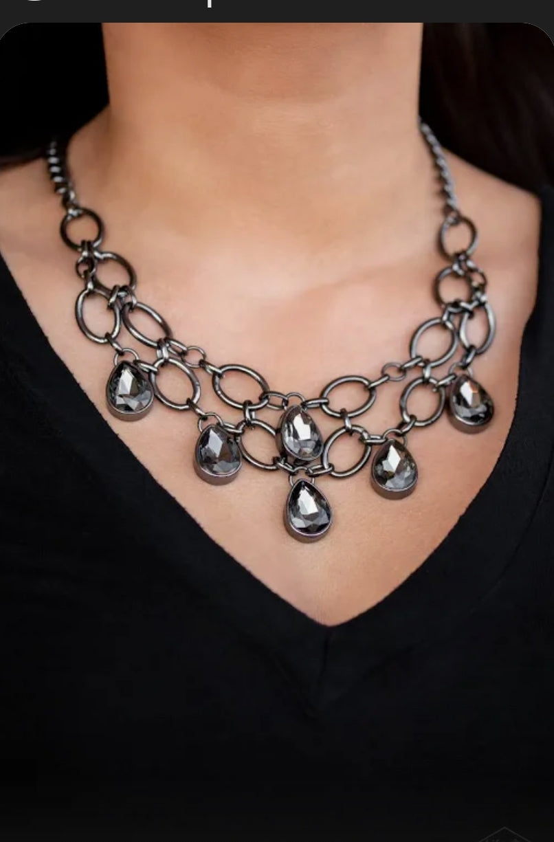 Show stopping shimmer necklace