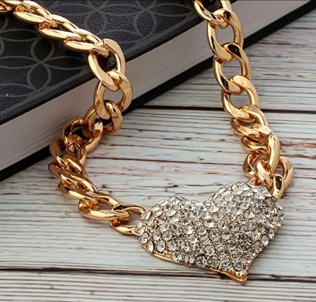 Heart rhinestone necklace
