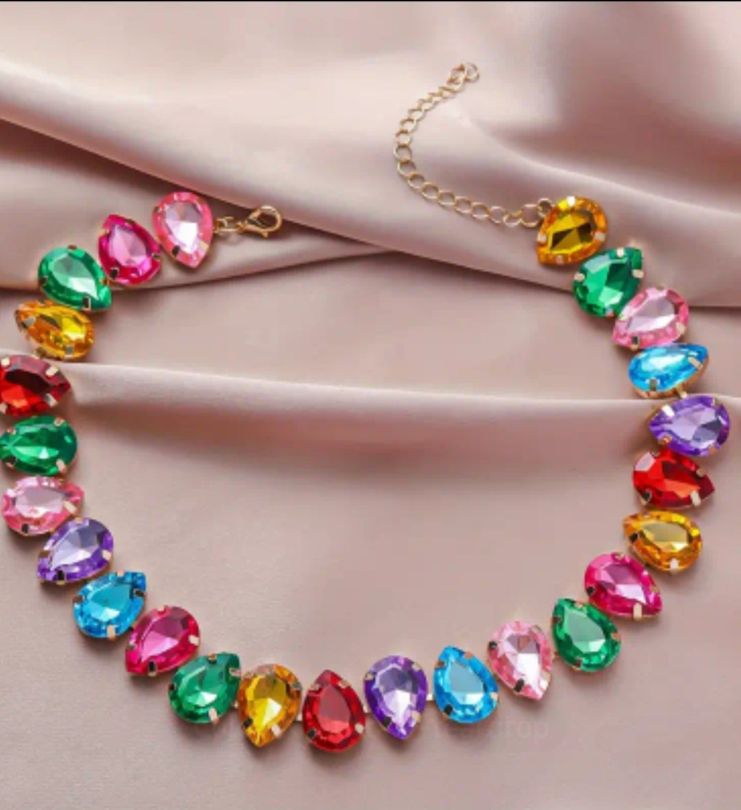 Crystal heart necklace choker