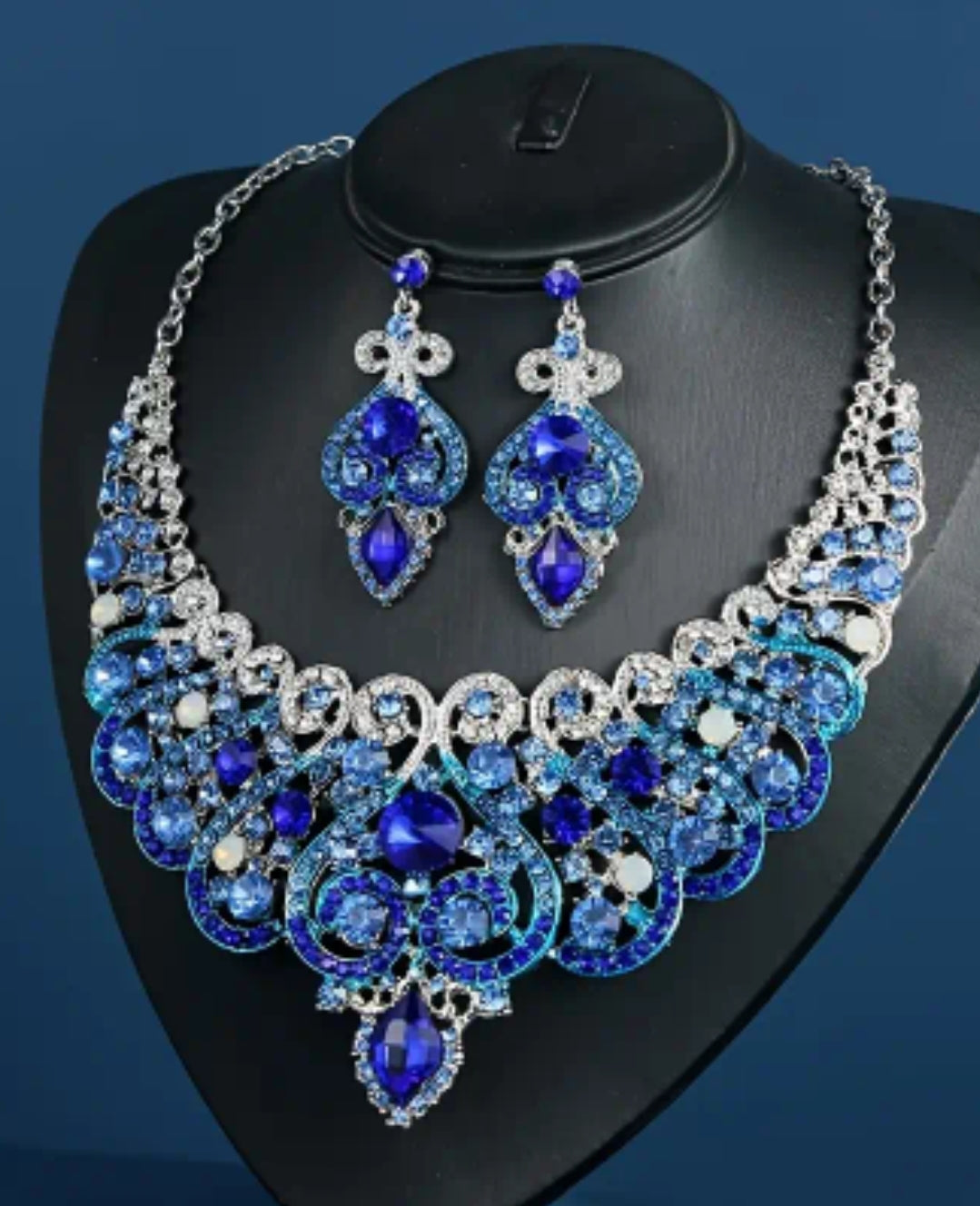 Blue elegant rhinestone necklace set
