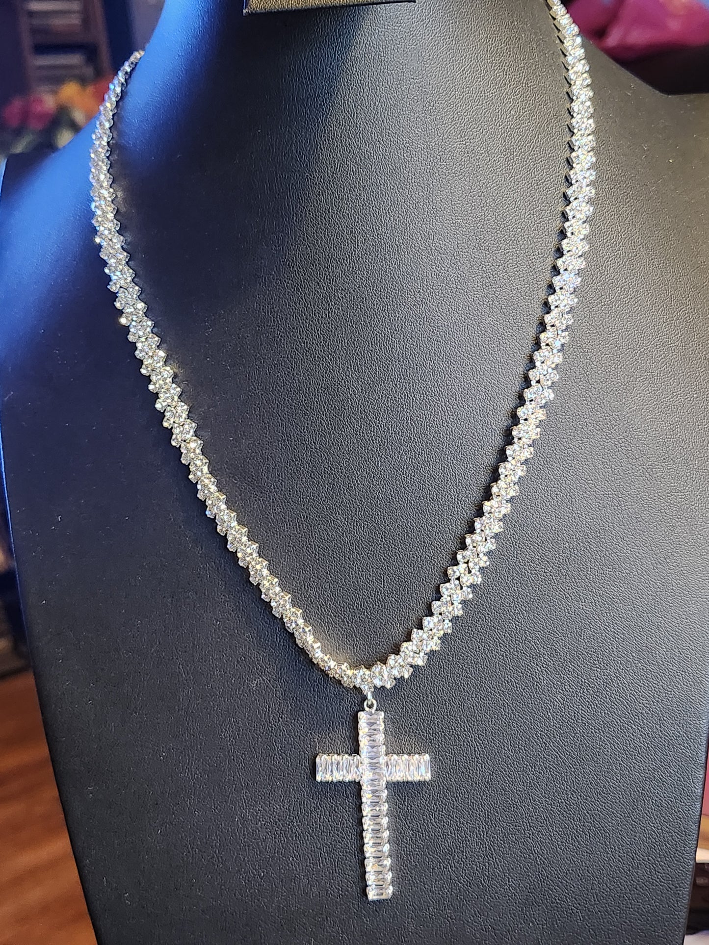 BLING/rHINESTONE CROSS