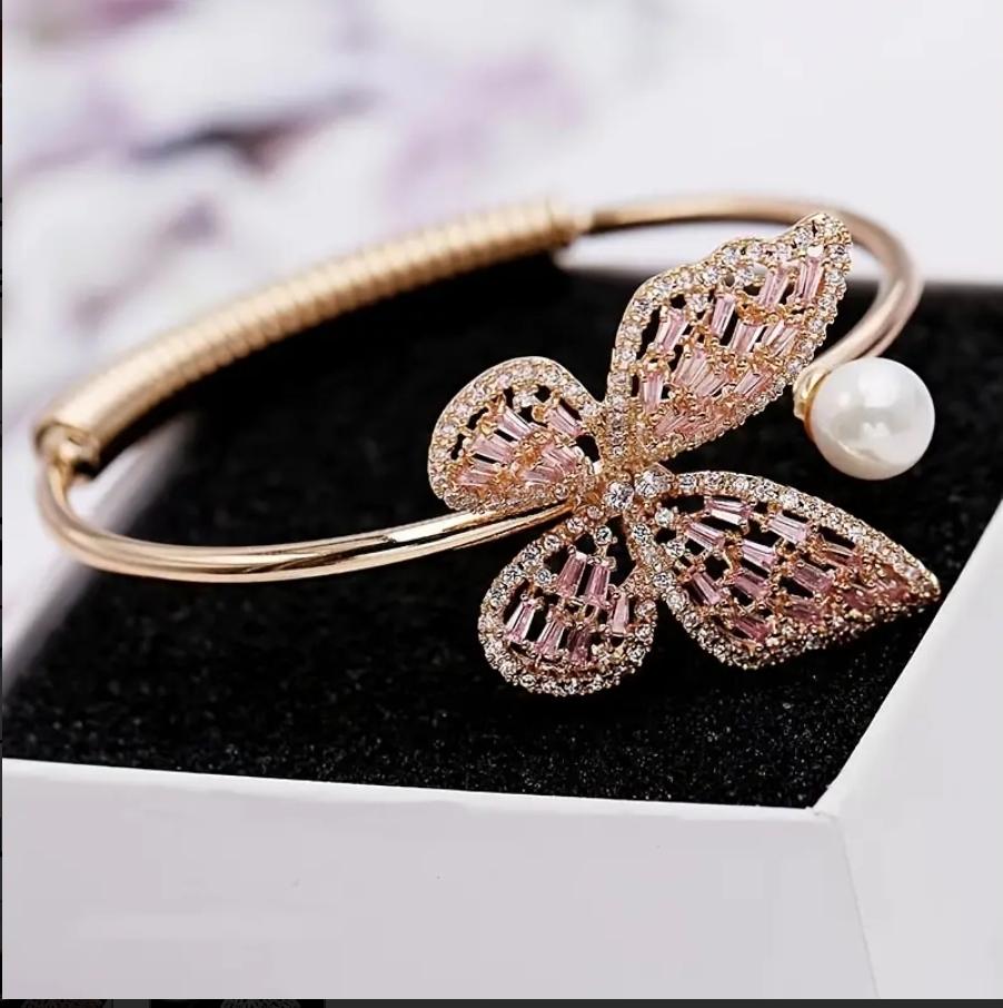 Exquisite Open Cuff Bracelet with Butterfly and Pearl