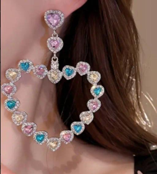 Hollow Heart Shape Rhinestone Earring