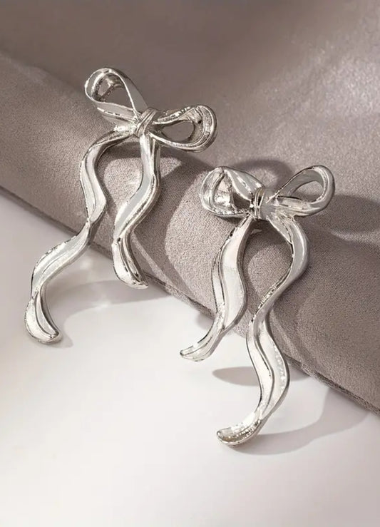 Bow earrings