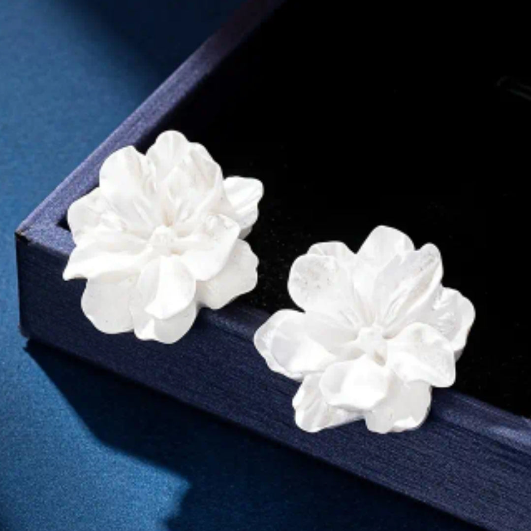 white flower earring