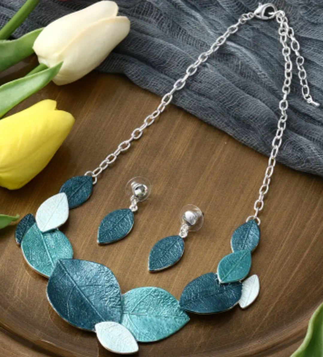 Leaf design necklace w/earring