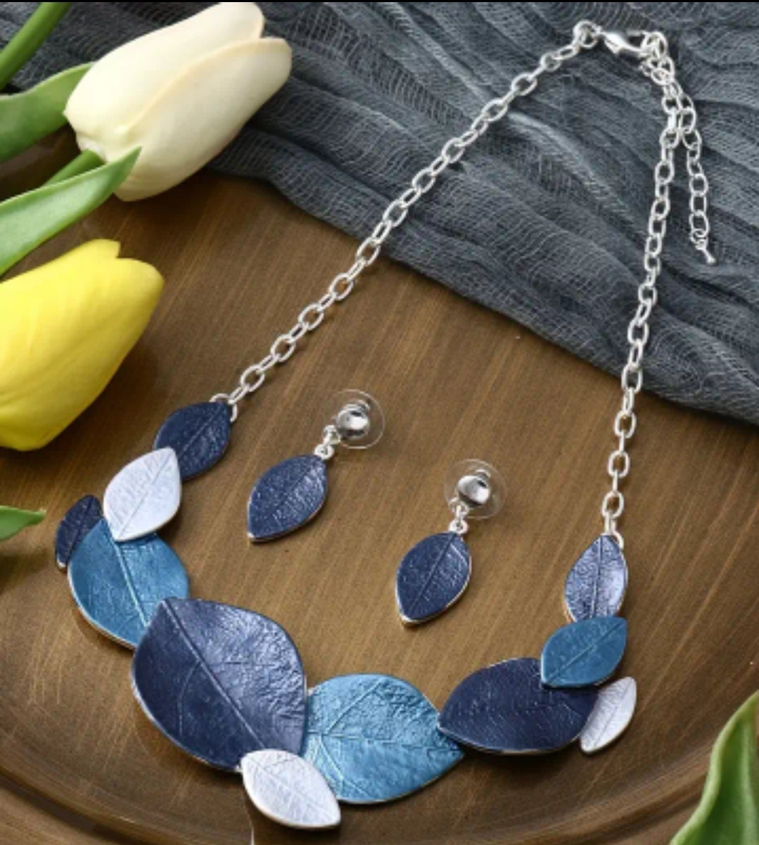 Leaf design necklace w/earring