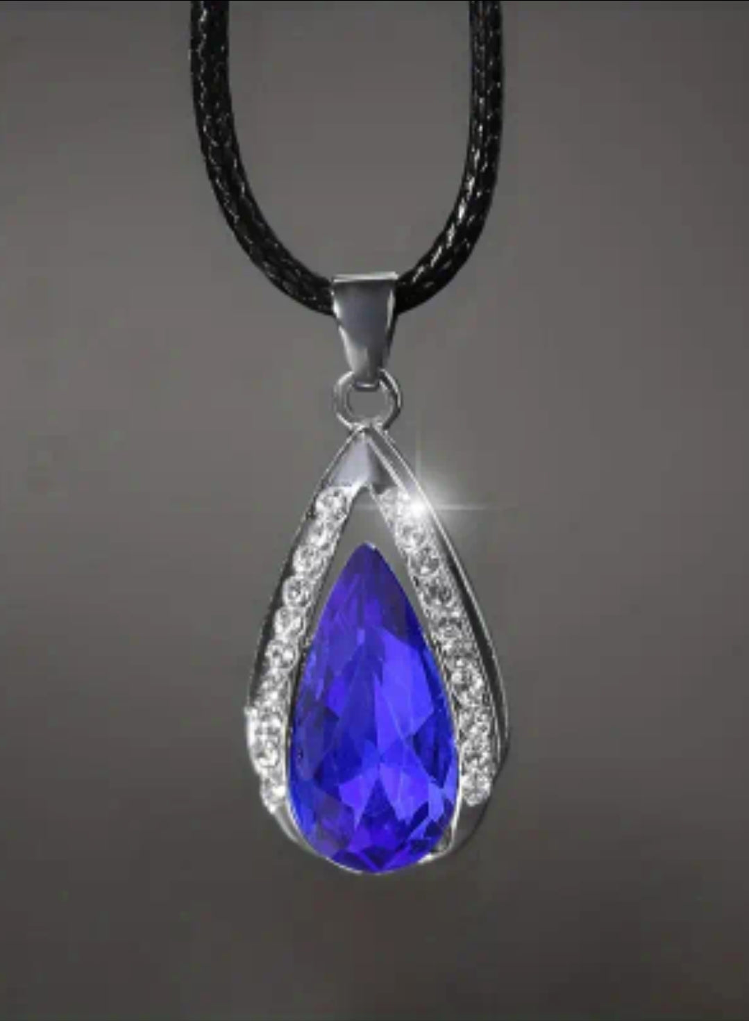 GEMSTONE PENDANT