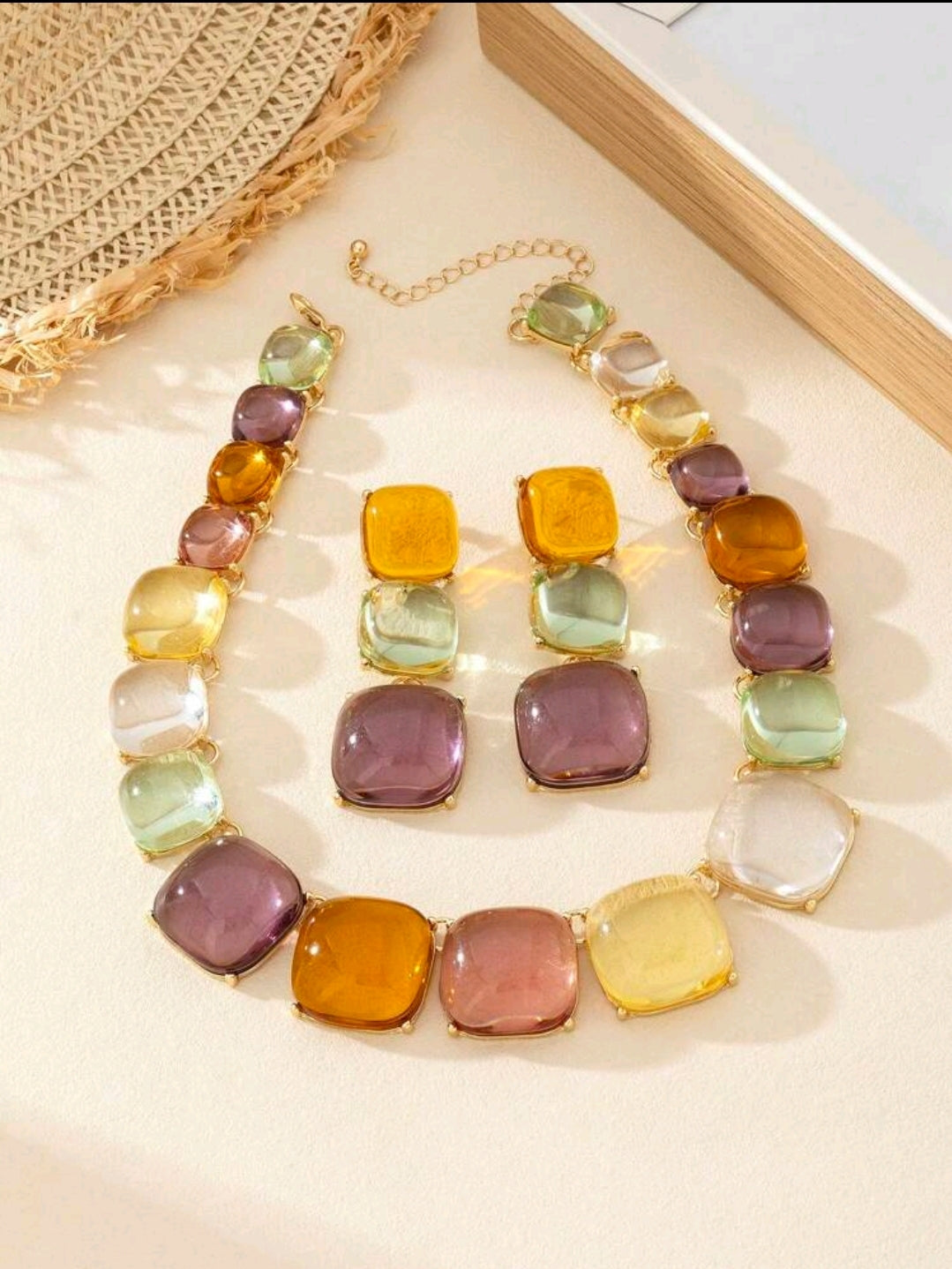 2PC. GLASS NECKLACE SET