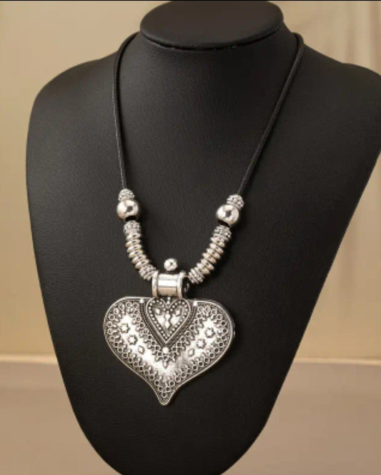 Vintage silver heart necklace