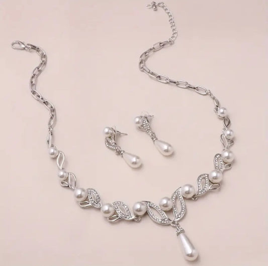 pearl necklace